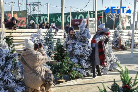 Фото-репортаж: Не мэр, а праздник: Константин Шестаков преобразил Владивосток к Новому году