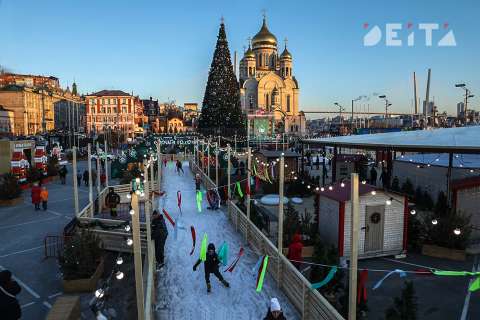 Фото-репортаж: Не мэр, а праздник: Константин Шестаков преобразил Владивосток к Новому году