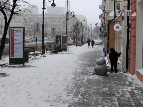 Фото-репортаж: Первый сильный снегопад сезона накрыл Владивосток - фоторепортаж