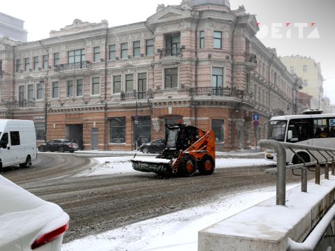 Фото-репортаж: Первый сильный снегопад сезона накрыл Владивосток - фоторепортаж