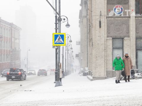 Фото-репортаж: Первый сильный снегопад сезона накрыл Владивосток - фоторепортаж
