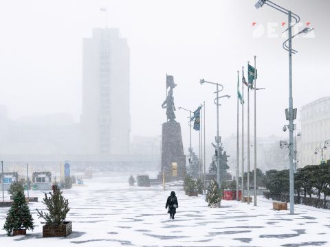 Фото-репортаж: Первый сильный снегопад сезона накрыл Владивосток - фоторепортаж