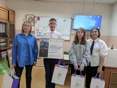 Фото-репортаж: Лучшие работы проекта «Василий Поленов. Педагог и наставник» назвали в ДФО 