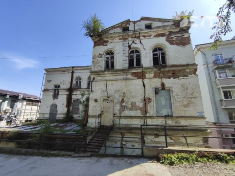 Фото-репортаж: Экспертиза постановила - историческому центру Владивостока не хватает небоскребов  