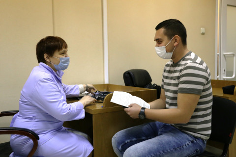 Фото-репортаж: Приморцы массово вакцинируются от COVID-19