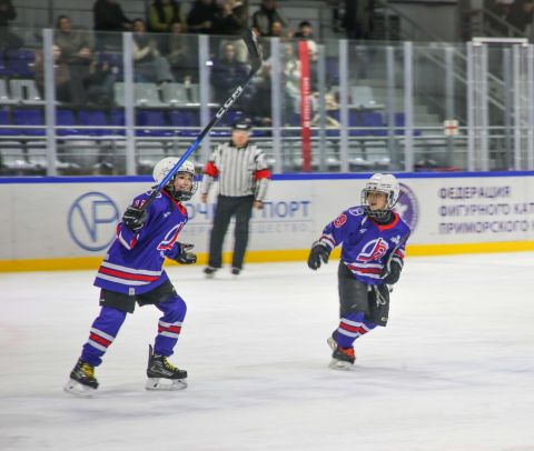 Фото-репортаж: Теннисисты и хоккеисты «Восточного Порта» отличились в ноябре