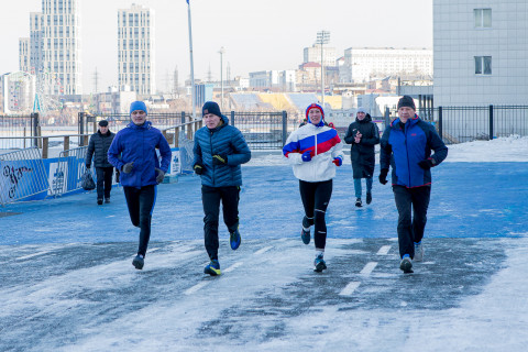 Фото-репортаж: День зимнего плавания в Приморье отметили заплывами в проруби и закал-забегом
