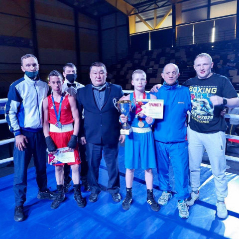 Фото-репортаж: Приморский боксер взял золото на Первенстве ДФО