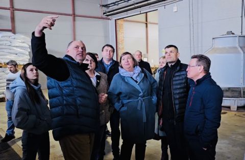 Фото-репортаж: «Доброфлот» остановит работу из-за «ароматной» проблемы в Приморье