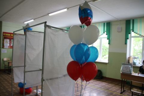 Фото-репортаж: Тайну голосования по поправкам строго соблюдают в Приморье