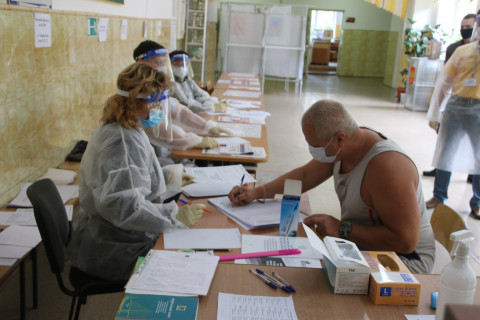 Фото-репортаж: Активность приморских избирателей приятно удивляет членов избирательных комиссий