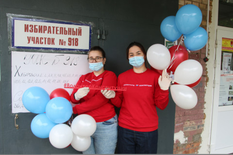 Фото-репортаж: Активность приморских избирателей приятно удивляет членов избирательных комиссий