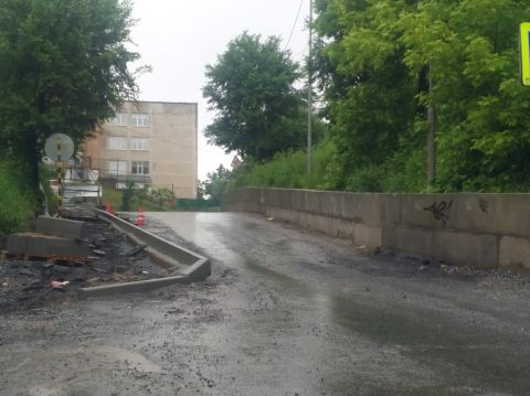 Фото-репортаж: БКД не в радость – автолюбители удивлены ремонтом дорог Владивостока