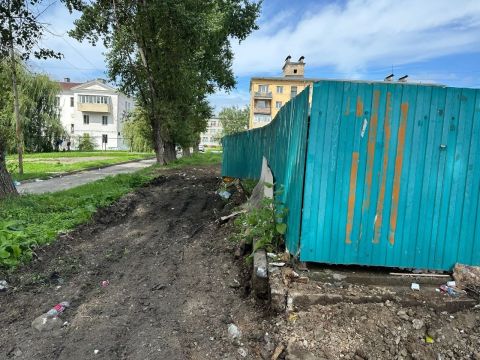 Фото-репортаж: Площадку снесли, отходы оставили: на халатность мусорщиков жалуются в Приморье