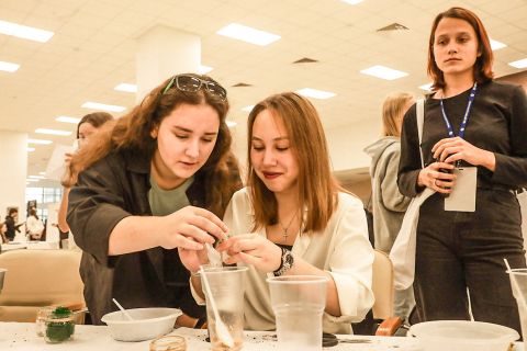 Фото-репортаж: Праздник науки и инноваций: Передовая инженерная школа ДВФУ провела фестиваль биотехнологий