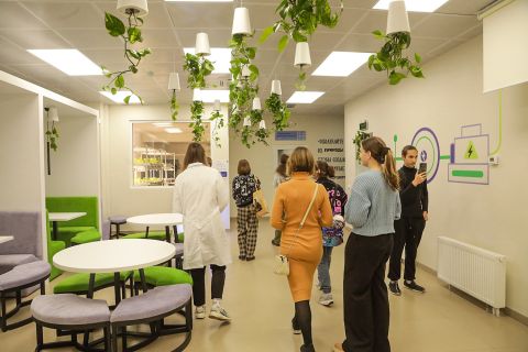 Фото-репортаж: Праздник науки и инноваций: Передовая инженерная школа ДВФУ провела фестиваль биотехнологий