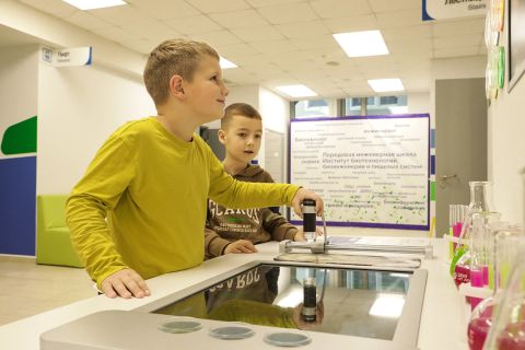 Фото-репортаж: Праздник науки и инноваций: Передовая инженерная школа ДВФУ провела фестиваль биотехнологий