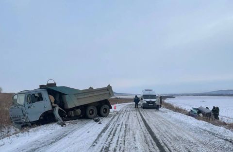 Фото-репортаж: Беременная женщина пострадала в ДТП с КАМАЗом под Уссурийском