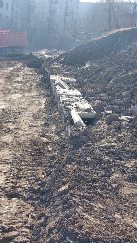 Фото-репортаж: Владивостокцы предлагают прокуратуре проверить качество работ по модернизации теплотрассы на Сафонова