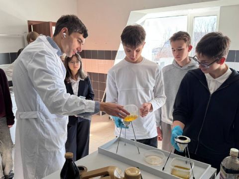 Фото-репортаж: Школьники Находки могут получить дополнительные бонусы при поступлении в ДВФУ