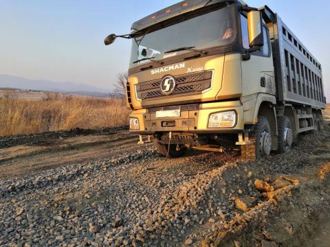 Фото-репортаж: Самосвал застрял на бездорожье в Приморье на двое суток