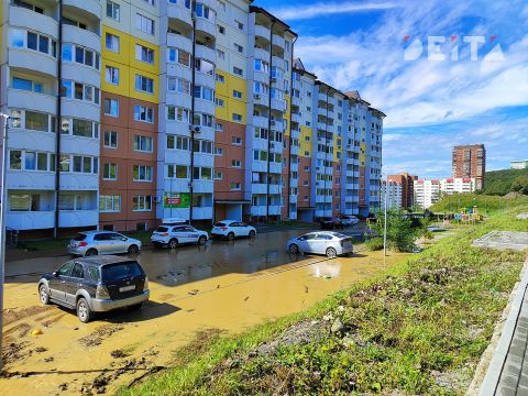 Фото-репортаж: Система водоотведения в Снеговой Пади не прошла проверку тайфуном