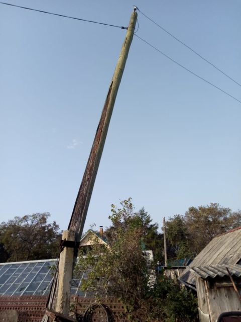 Фото-репортаж: Электросетевое хозяйство рассыпается в труху в "любимом городе Путина"