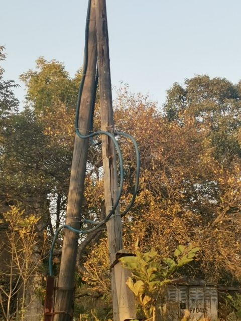 Фото-репортаж: Электросетевое хозяйство рассыпается в труху в "любимом городе Путина"