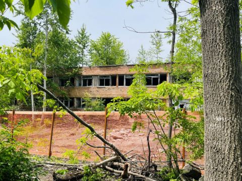 Фото-репортаж: Приватизации не подлежат: что стало с детскими лагерями Владивостока