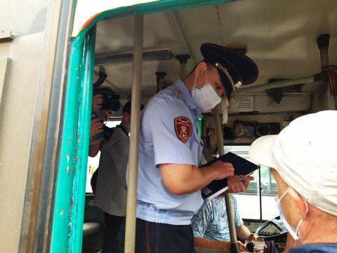 Фото-репортаж: Ответственность водителей автобусов проверили во Владивостоке