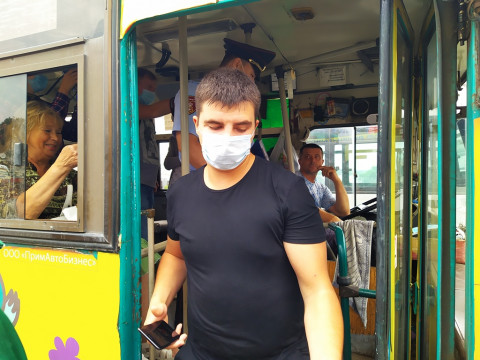 Фото-репортаж: Ответственность водителей автобусов проверили во Владивостоке