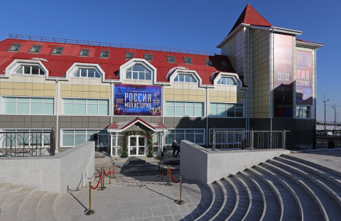 Фото-репортаж: «От Рюриковичей до Путина»: во Владивостоке открылся парк «Россия. Моя история»