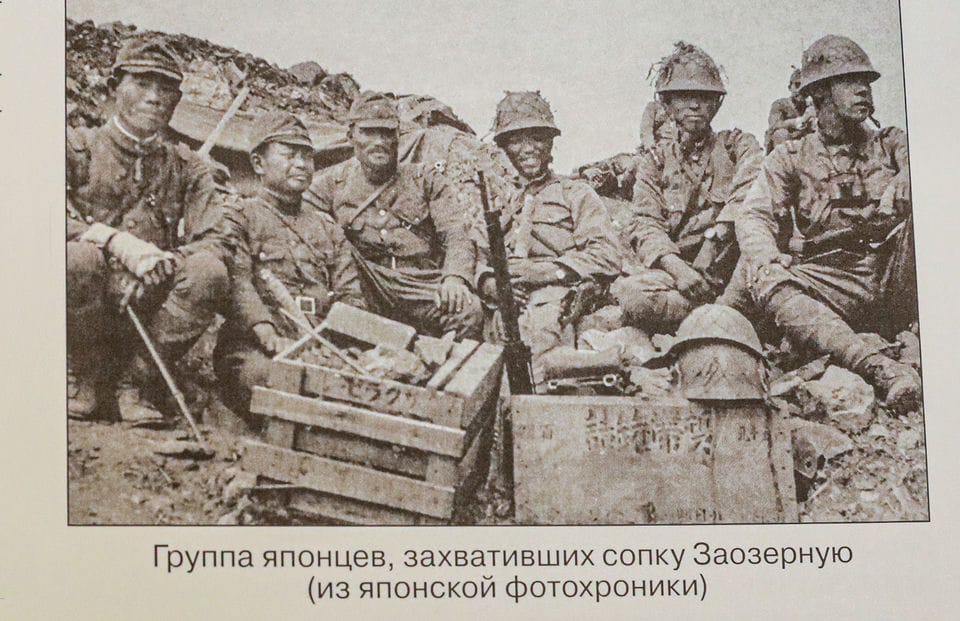Советские танки выдвигаются к границе