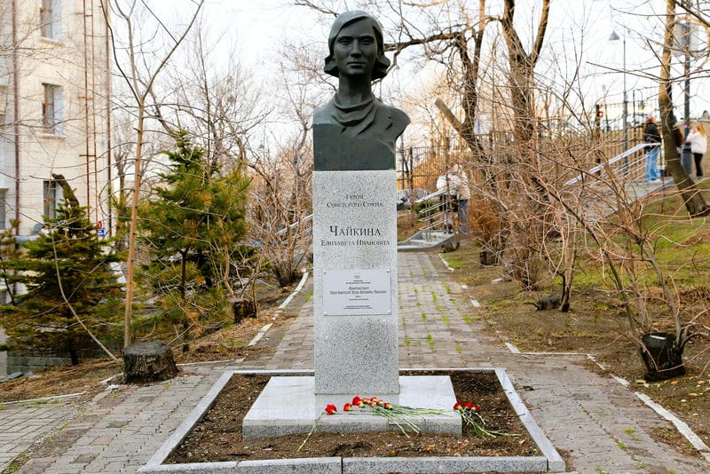 Памятник Герою Советского Союза Елизавете Чайкиной