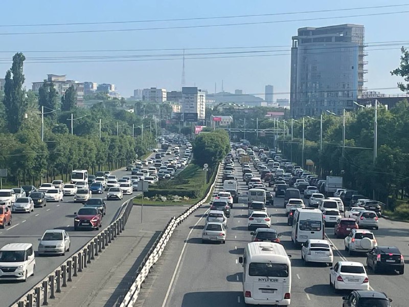 Владивосток прямо время. Проспект столетия Владивостока 55. Владивосток пробка столетие. Проспект 100 летия Владивостока. Гоголевская развязка Владивосток.